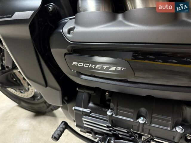 Черный Триумф Rocket 3, объемом двигателя 2.46 л и пробегом 3 тыс. км за 35500 $, фото 37 на Automoto.ua