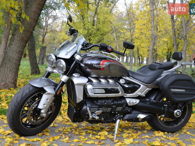 Сірий Тріумф Rocket 3, об'ємом двигуна 2.46 л та пробігом 2 тис. км за 31000 $, фото 2 на Automoto.ua