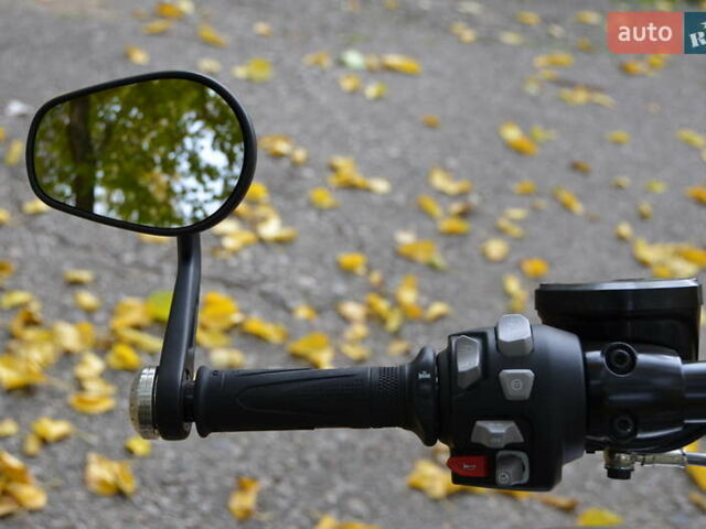 Сірий Тріумф Rocket 3, об'ємом двигуна 2.46 л та пробігом 2 тис. км за 31000 $, фото 6 на Automoto.ua