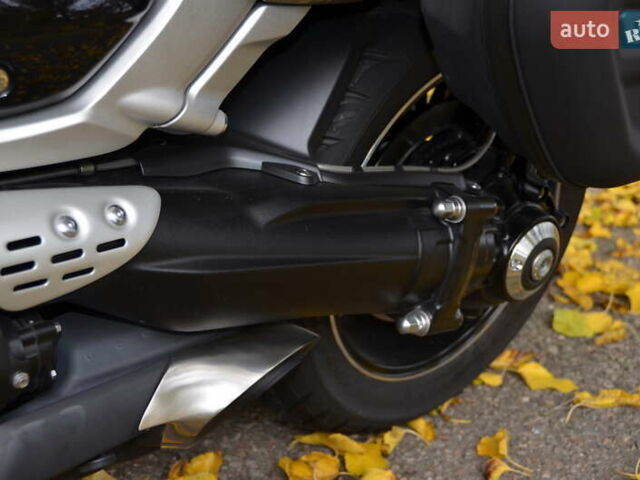 Сірий Тріумф Rocket 3, об'ємом двигуна 2.46 л та пробігом 2 тис. км за 31000 $, фото 15 на Automoto.ua