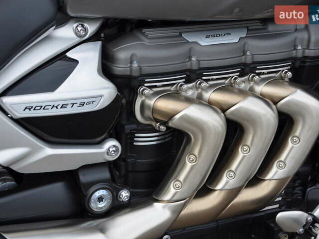 Сірий Тріумф Rocket 3, об'ємом двигуна 2.46 л та пробігом 2 тис. км за 31000 $, фото 18 на Automoto.ua