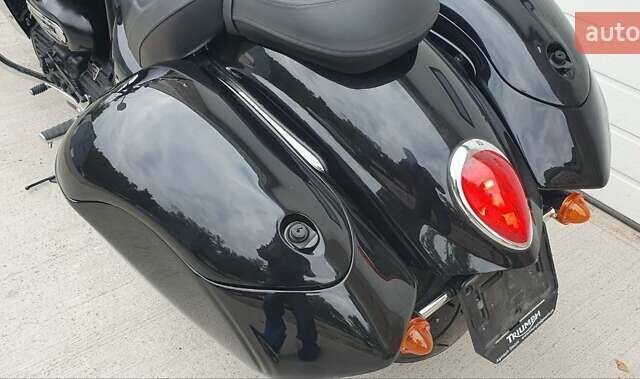 Черный Триумф Rocket III, объемом двигателя 2.29 л и пробегом 51 тыс. км за 13000 $, фото 12 на Automoto.ua