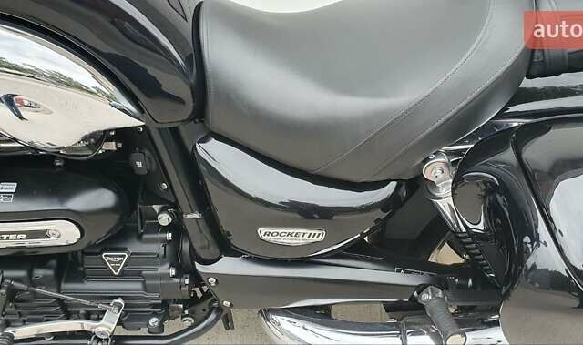 Черный Триумф Rocket III, объемом двигателя 2.29 л и пробегом 51 тыс. км за 13000 $, фото 14 на Automoto.ua