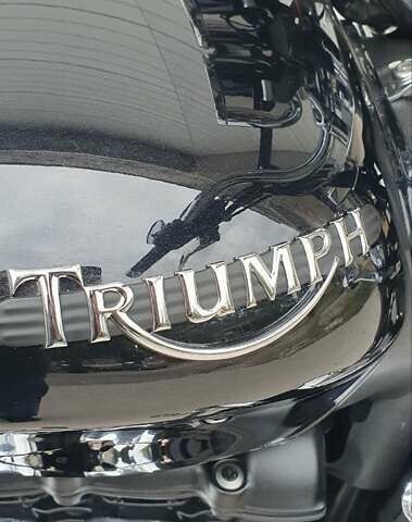 Черный Триумф Rocket III, объемом двигателя 2.29 л и пробегом 51 тыс. км за 13000 $, фото 18 на Automoto.ua