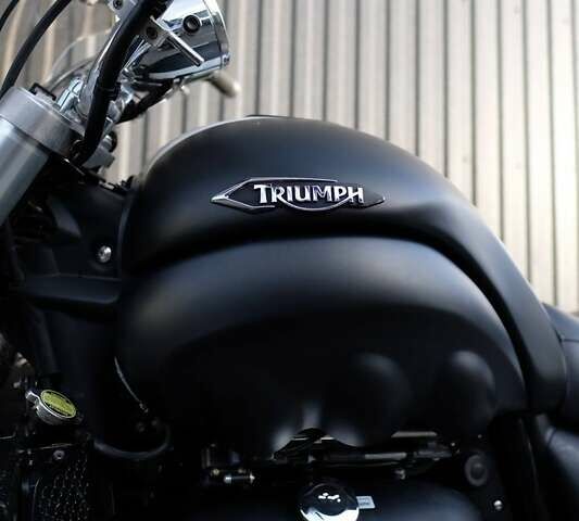 Чорний Тріумф Rocket III, об'ємом двигуна 2.3 л та пробігом 10 тис. км за 14500 $, фото 9 на Automoto.ua