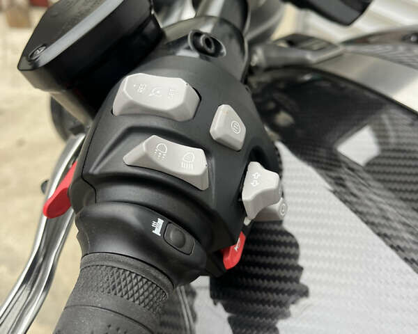 Черный Триумф Rocket III, объемом двигателя 0 л и пробегом 11 тыс. км за 28900 $, фото 19 на Automoto.ua