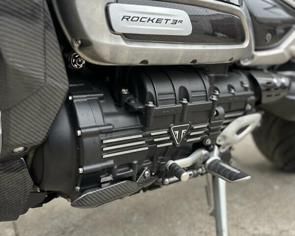 Черный Триумф Rocket III, объемом двигателя 0 л и пробегом 11 тыс. км за 28900 $, фото 16 на Automoto.ua