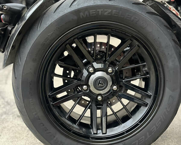 Черный Триумф Rocket III, объемом двигателя 0 л и пробегом 11 тыс. км за 28900 $, фото 5 на Automoto.ua