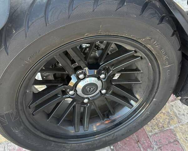 Тріумф Rocket III, об'ємом двигуна 0 л та пробігом 1 тис. км за 35005 $, фото 12 на Automoto.ua