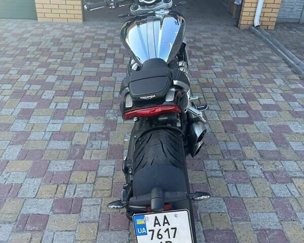 Тріумф Rocket III, об'ємом двигуна 0 л та пробігом 1 тис. км за 35005 $, фото 7 на Automoto.ua