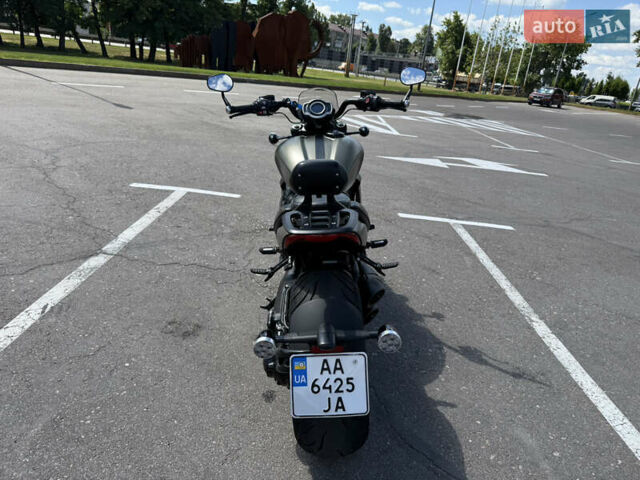 Зеленый Триумф Rocket III, объемом двигателя 2.5 л и пробегом 5 тыс. км за 24000 $, фото 5 на Automoto.ua