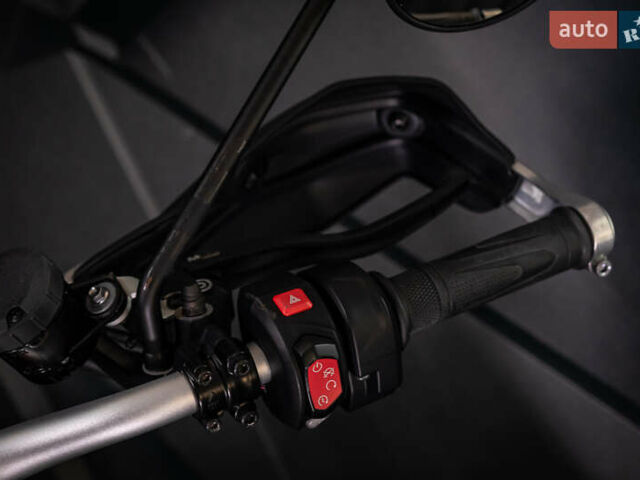 Черный Триумф Scrambler, объемом двигателя 1.2 л и пробегом 1 тыс. км за 15500 $, фото 15 на Automoto.ua