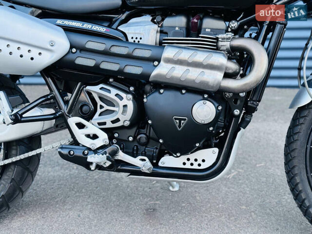 Триумф Scrambler, объемом двигателя 1.2 л и пробегом 2 тыс. км за 12500 $, фото 2 на Automoto.ua