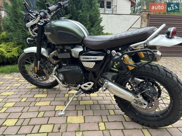 Зеленый Триумф Scrambler, объемом двигателя 1.2 л и пробегом 26 тыс. км за 12900 $, фото 2 на Automoto.ua