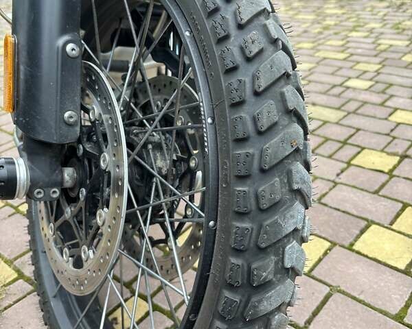 Зеленый Триумф Scrambler, объемом двигателя 1.2 л и пробегом 26 тыс. км за 12900 $, фото 12 на Automoto.ua