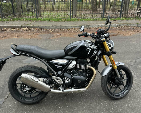 Чорний Тріумф Scrambler 400, об'ємом двигуна 0.4 л та пробігом 2 тис. км за 6500 $, фото 2 на Automoto.ua