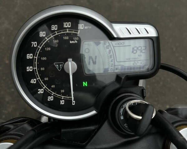 Чорний Тріумф Scrambler 400, об'ємом двигуна 0.4 л та пробігом 2 тис. км за 6500 $, фото 6 на Automoto.ua