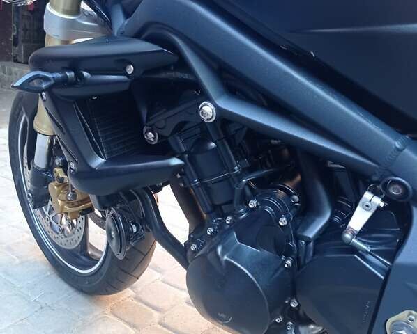 Черный Триумф Street Triple 675, объемом двигателя 0 л и пробегом 36 тыс. км за 2300 $, фото 6 на Automoto.ua