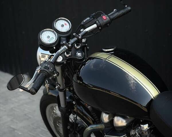 Черный Триумф Thruxton, объемом двигателя 0 л и пробегом 37 тыс. км за 7300 $, фото 1 на Automoto.ua