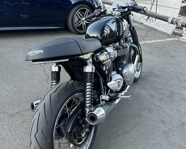 Черный Триумф Thruxton, объемом двигателя 1.2 л и пробегом 11 тыс. км за 9999 $, фото 6 на Automoto.ua