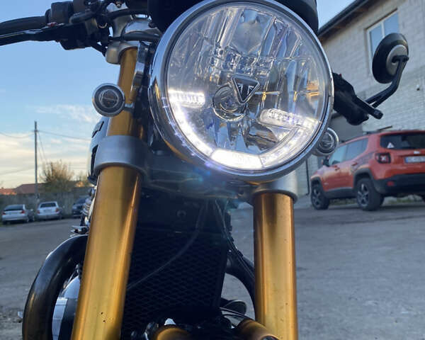 Черный Триумф Thruxton, объемом двигателя 1.2 л и пробегом 40 тыс. км за 12900 $, фото 9 на Automoto.ua