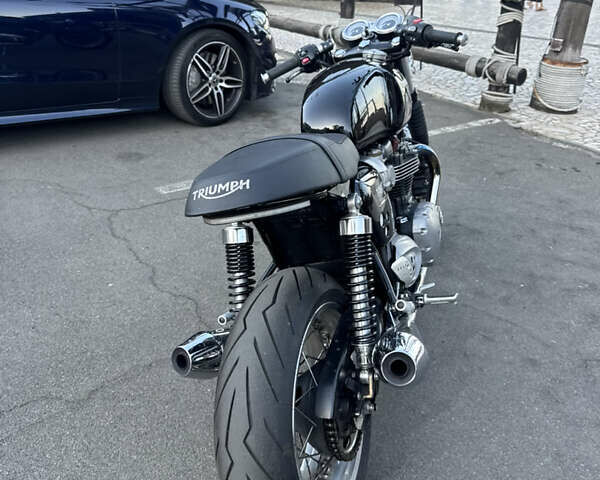 Черный Триумф Thruxton, объемом двигателя 1.2 л и пробегом 11 тыс. км за 9999 $, фото 5 на Automoto.ua
