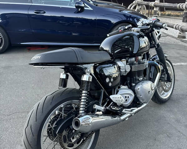 Черный Триумф Thruxton, объемом двигателя 1.2 л и пробегом 11 тыс. км за 9999 $, фото 7 на Automoto.ua