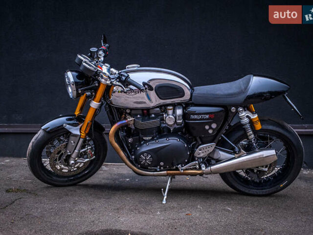 Черный Триумф Thruxton, объемом двигателя 1.2 л и пробегом 3 тыс. км за 19500 $, фото 3 на Automoto.ua