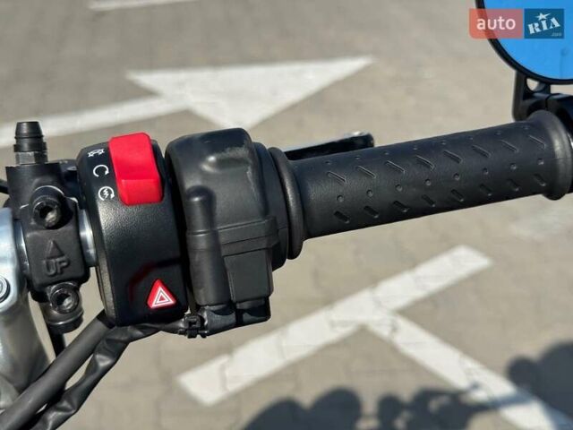 Триумф Thruxton, объемом двигателя 1.2 л и пробегом 4 тыс. км за 20000 $, фото 25 на Automoto.ua