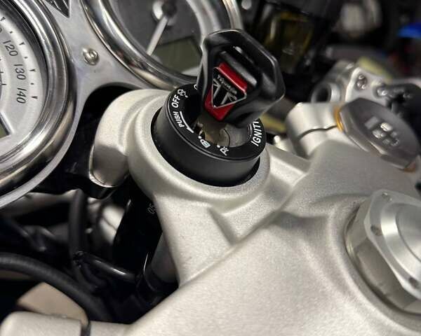 Зелений Тріумф Thruxton, об'ємом двигуна 0 л та пробігом 1 тис. км за 19250 $, фото 6 на Automoto.ua