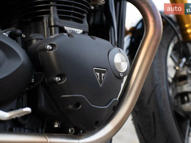 Зеленый Триумф Thruxton, объемом двигателя 1.2 л и пробегом 5 тыс. км за 20500 $, фото 4 на Automoto.ua