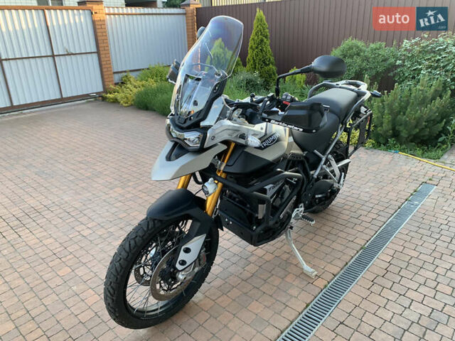 Серый Триумф Tiger 900, объемом двигателя 0.89 л и пробегом 4 тыс. км за 16500 $, фото 2 на Automoto.ua