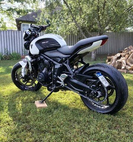 Білий Тріумф Trident, об'ємом двигуна 0.66 л та пробігом 17 тис. км за 9500 $, фото 4 на Automoto.ua