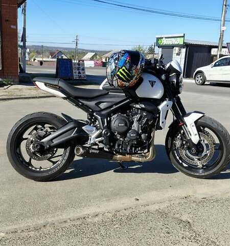 Білий Тріумф Trident, об'ємом двигуна 0.66 л та пробігом 17 тис. км за 9500 $, фото 5 на Automoto.ua