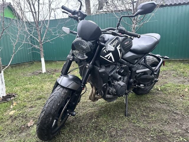 Тріумф Trident, об'ємом двигуна 0.66 л та пробігом 0 тис. км за 10500 $, фото 1 на Automoto.ua