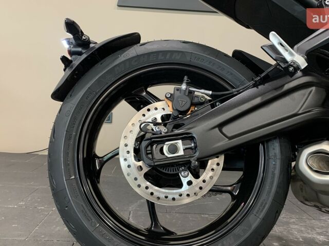 Тріумф Trident, об'ємом двигуна 0.66 л та пробігом 0 тис. км за 11490 $, фото 13 на Automoto.ua