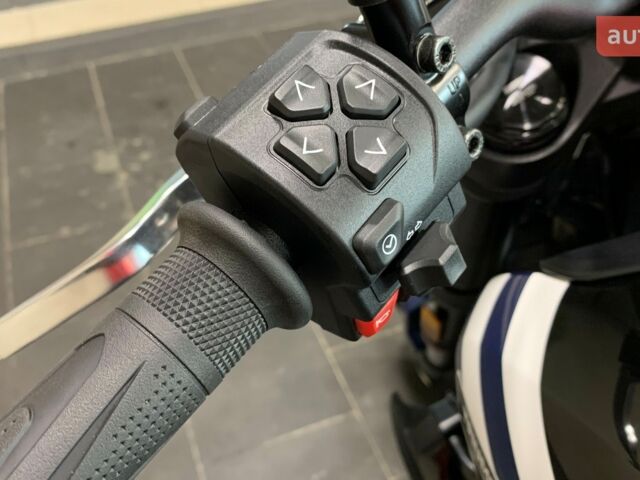 Тріумф Trident, об'ємом двигуна 0.66 л та пробігом 0 тис. км за 11490 $, фото 9 на Automoto.ua