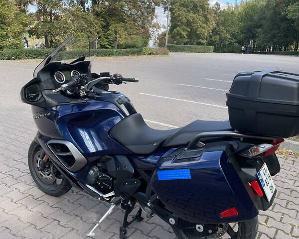 Триумф TROPHY, объемом двигателя 0 л и пробегом 45 тыс. км за 8000 $, фото 12 на Automoto.ua