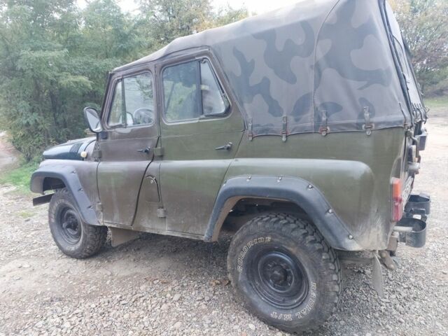 УАЗ 3151 1990 в Черновцах на Automoto.ua Зеленый УАЗ 3151, объемом двигателя 2.3 л и пробегом 20 тыс. км за 3200 $, фото 1 на Automoto.ua