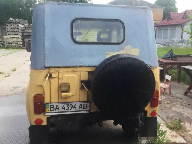 Желтый УАЗ 31512, объемом двигателя 0 л и пробегом 200 тыс. км за 2400 $, фото 2 на Automoto.ua