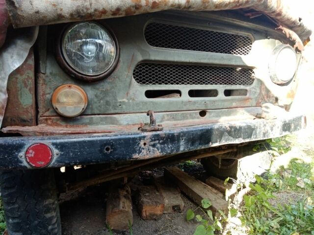 Зеленый УАЗ 31512, объемом двигателя 2.4 л и пробегом 100 тыс. км за 1000 $, фото 1 на Automoto.ua