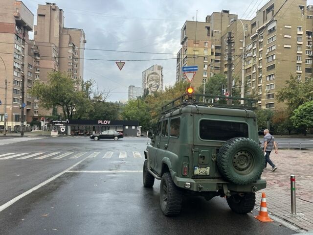 Зеленый УАЗ 31512, объемом двигателя 2.4 л и пробегом 3 тыс. км за 13500 $, фото 6 на Automoto.ua