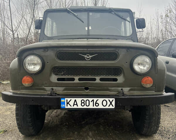 Зеленый УАЗ 31512, объемом двигателя 2.4 л и пробегом 150 тыс. км за 2200 $, фото 1 на Automoto.ua