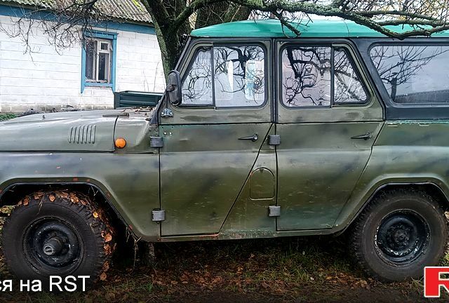 Зеленый УАЗ 31512, объемом двигателя 2.4 л и пробегом 212 тыс. км за 1070 $, фото 6 на Automoto.ua