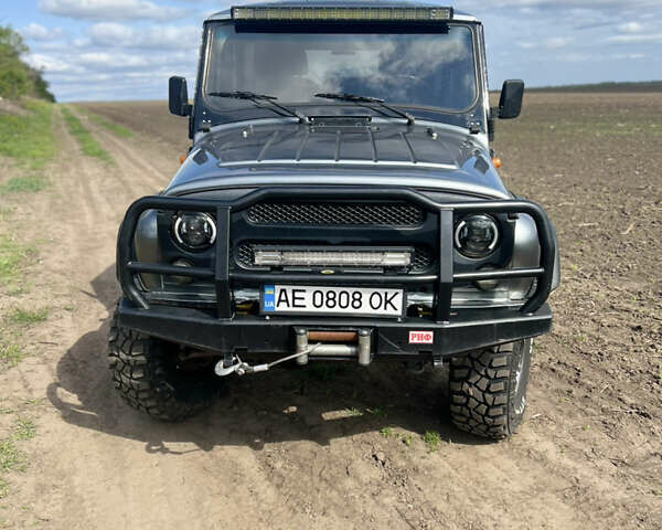 Серый УАЗ 31519, объемом двигателя 2.66 л и пробегом 88 тыс. км за 9000 $, фото 5 на Automoto.ua