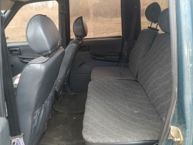 Зеленый УАЗ 3160, объемом двигателя 2.7 л и пробегом 250 тыс. км за 3700 $, фото 5 на Automoto.ua