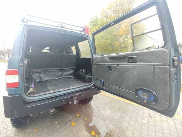 УАЗ 3162 Сімбир 2004 у Первомайськ на Automoto.ua Синій УАЗ 3162 Сімбир, об'ємом двигуна 2.7 л та пробігом 220 тис. км за 5000 $, фото 9 на Automoto.ua