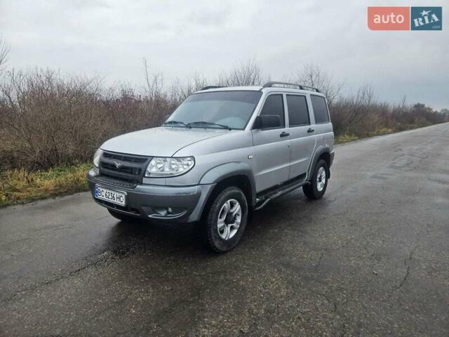 Серый УАЗ 3163, объемом двигателя 2.69 л и пробегом 29 тыс. км за 6900 $, фото 1 на Automoto.ua