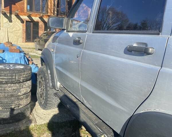 Сірий УАЗ 3163, об'ємом двигуна 3 л та пробігом 120 тис. км за 3800 $, фото 2 на Automoto.ua