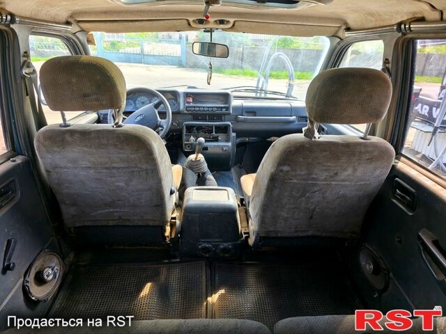 Черный УАЗ 3163 Patriot, объемом двигателя 2.8 л и пробегом 162 тыс. км за 2160 $, фото 5 на Automoto.ua